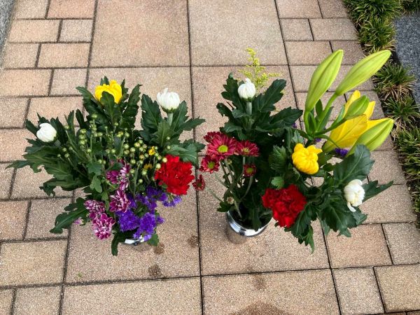 【夏の供花を長持ちさせるための工夫】
